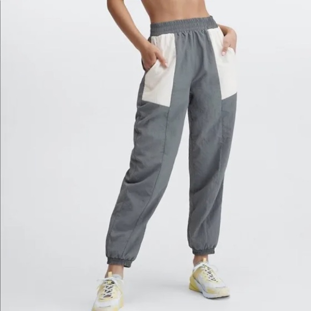 Fabletics grey and cream track suit XS